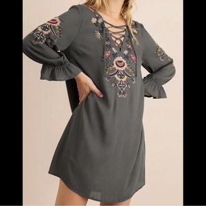 Umgee Grey Embroidered Floral Long Sleeve Dress